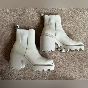 Steve Madden Chelsea Lug Bootie 7.5